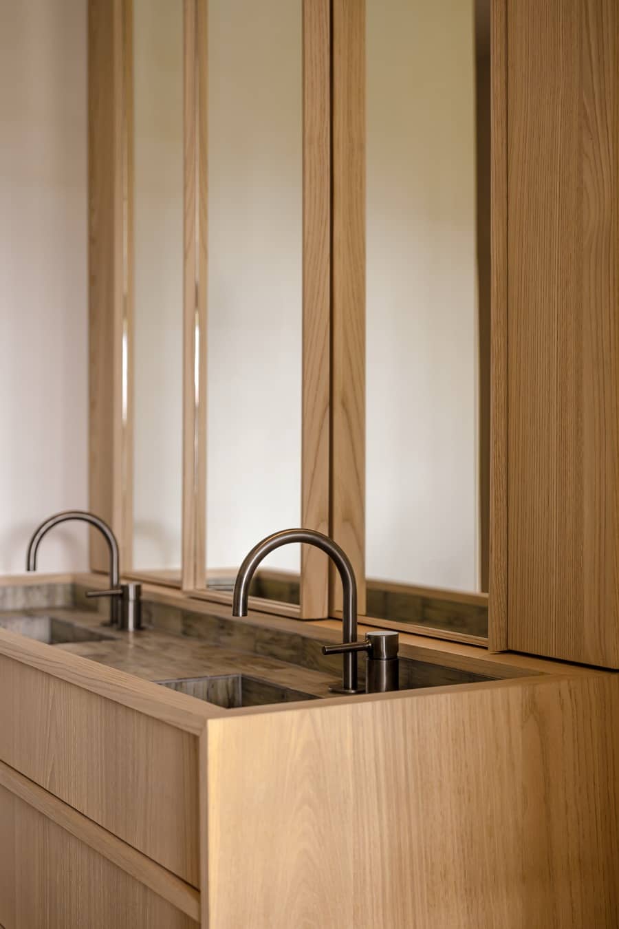 Resort in Knokke (schilderwerken / kaleiwerken), beeld 7 van 8